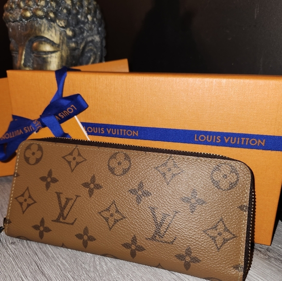 LOUIS VUITTON CLEMENCE ZIP AROUND WALLET - Picture 7 of 9